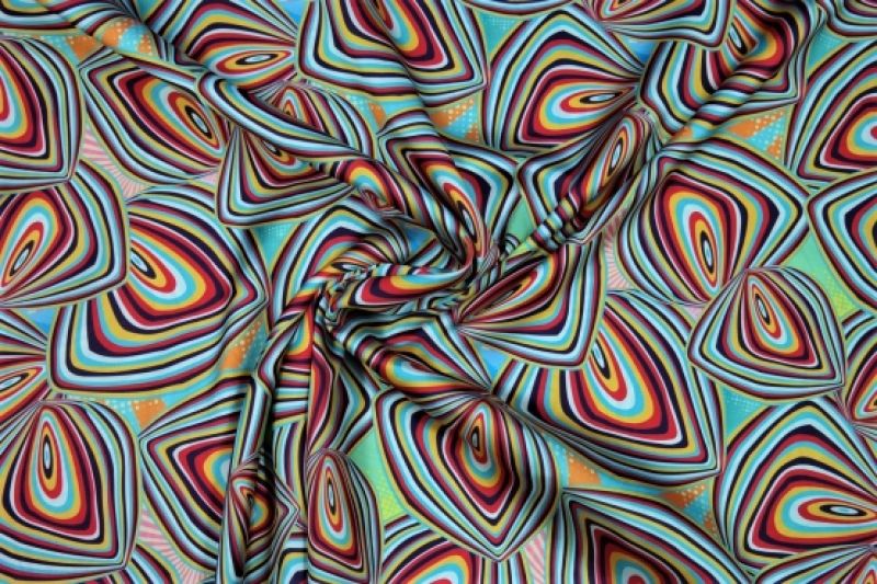 Stenzo-soepel-vallende-stof-satijn-look-abstracte-print