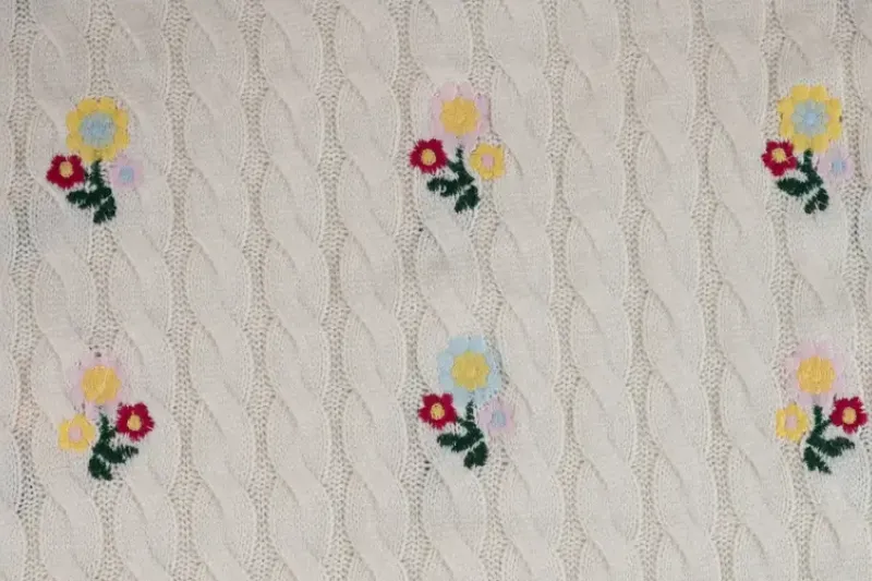 Gebreide kabel stof, bloem print, off-white. A.028-1