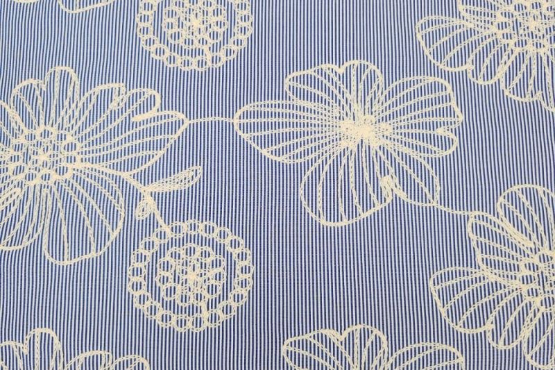 Katoen-broderie-stof-diverse-bloemen-P576