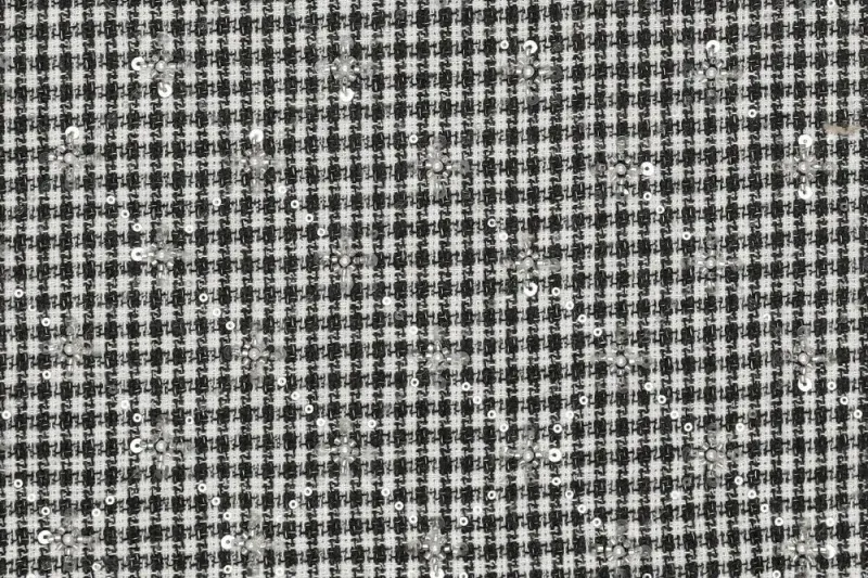 Wolblend-stof-ruit-motief-met-geborduurde-pailletten-en-parels-y735