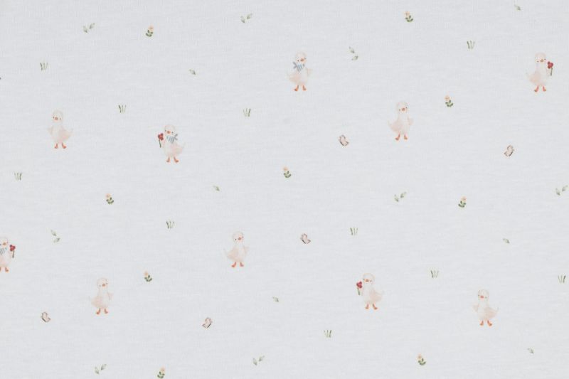 Jersey stof, GOTS, ganzen en bloemen motief, wit. A.159-1