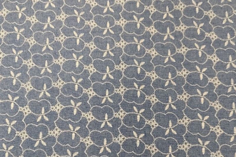 Soepel-vallende-jeans-katoen-stof-broderie-print-x818