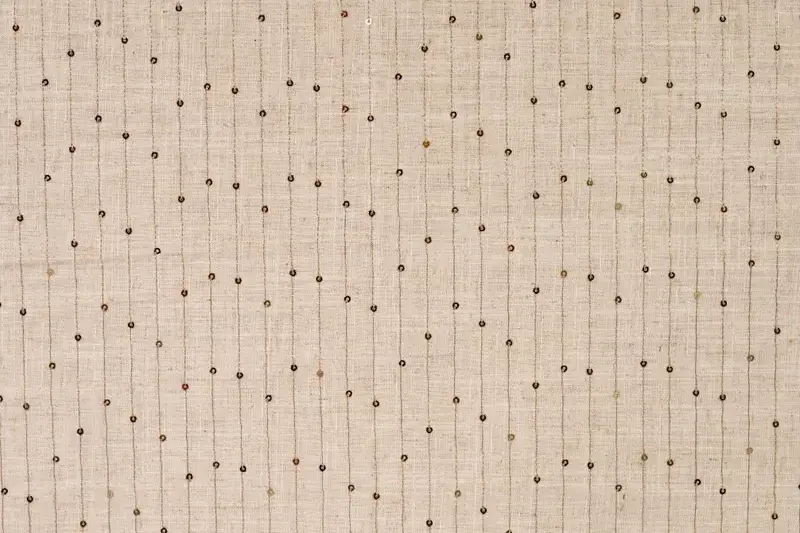 Naturel-linnen-stof-gouden-stiksels-en-pailletten-P407