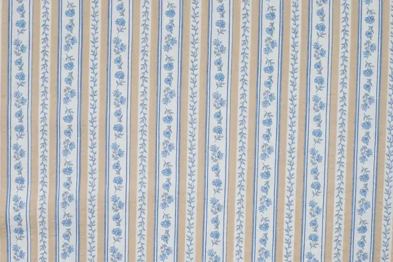 Katoen-bubble-stof-streep-met-bloemenprint-p819