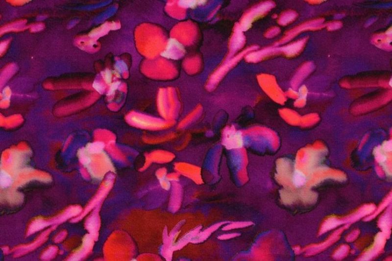 Satijn-viscose-stof-digitale-bloemenprint-x750