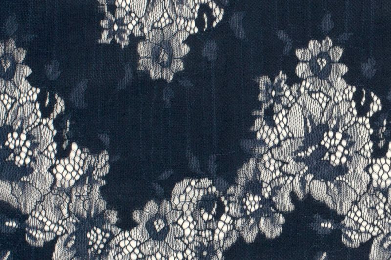 Kant-stof-bloemen-motief-y189