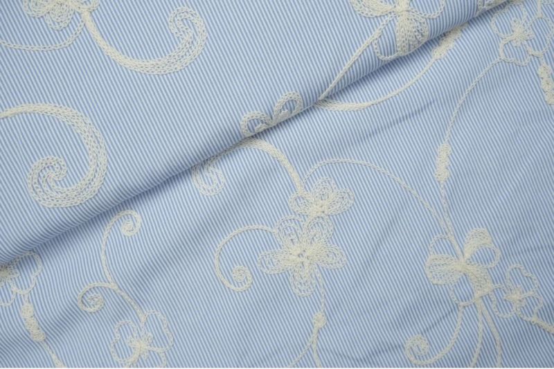 Katoen-broderie-stof-sierlijke-krullen-p570