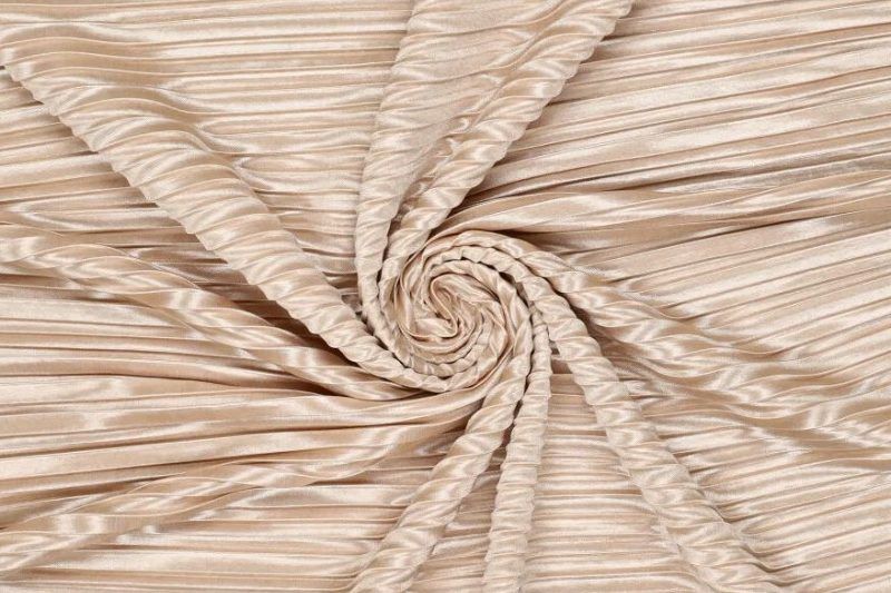 Plisse-stof-metallic-lizzy-zand-x1280