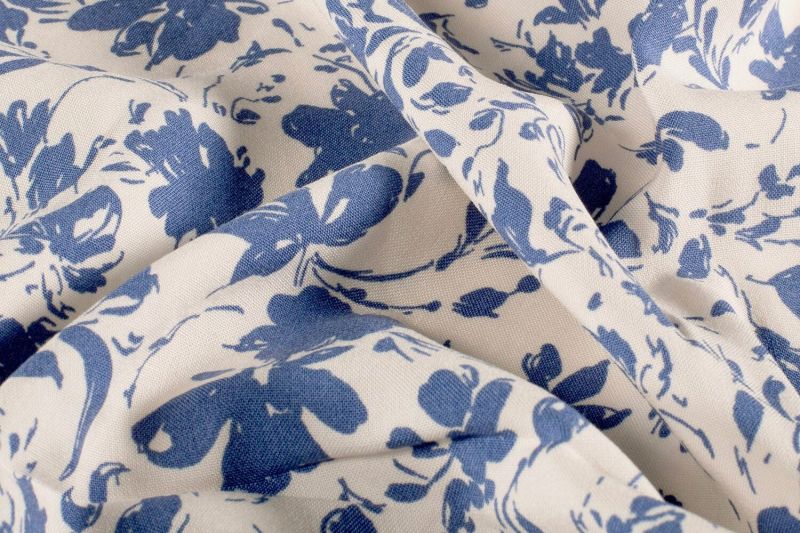 Soepel-vallende-bamboe-stof-bloemenprint-P325