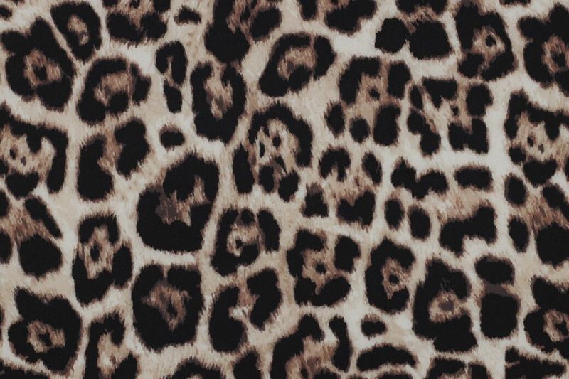 Soepel-vallende-stretch-stof-panterprint-P050