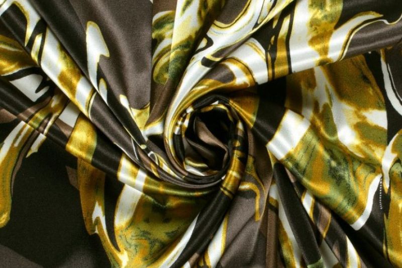 Satijn-stof-soepel-vallend-abstracte-print-x1057