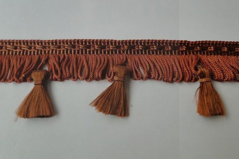 Sierband met franje en  kwastjes  roest kleurig H1017