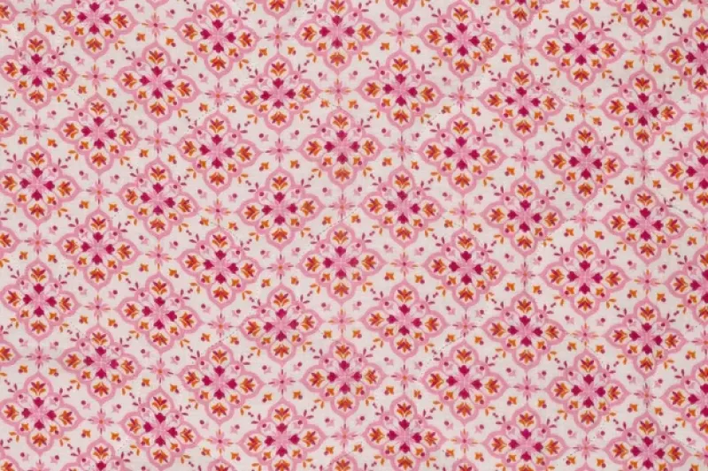 Gestepte-katoen-stof-dubbelzijdig-bloemen-en-ornamentenprint-P580