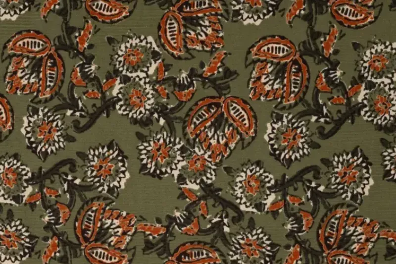 Corduroy rib stof, ornament print, groen/oranje/créme. P976-1