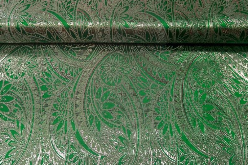 Jaquard-stof-grasgroen-met-zilveren-draad