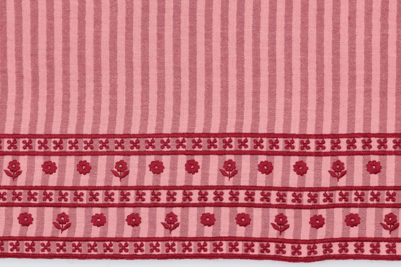 Double gauze stof, streep print met eenzijdige bloemen rand, roze. A.168-1