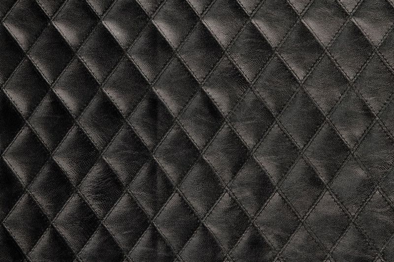 Leather-look-stof-geborduurde-schuine-ruit-y812