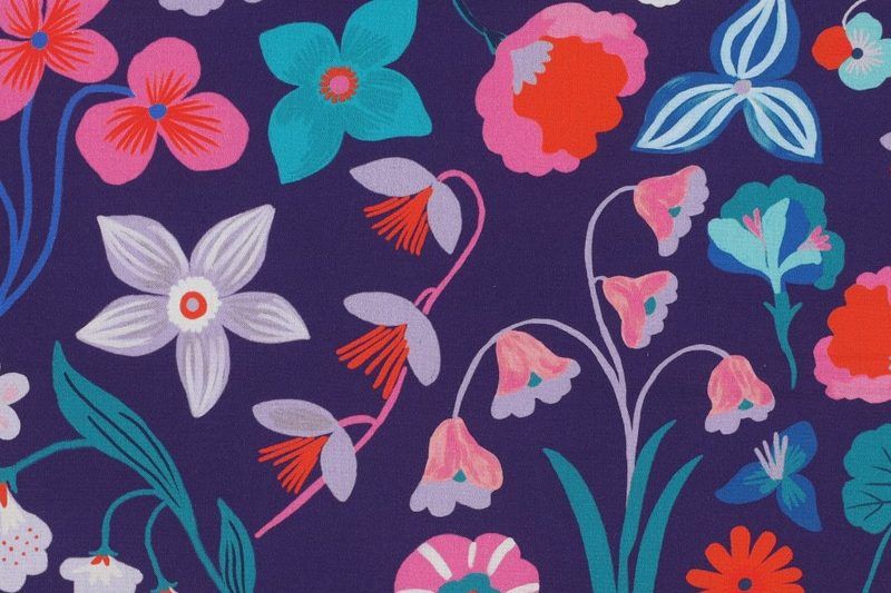 Fijne-poplin-katoen-stof-digitale-meadow-flower-nerida-hansen-x1307