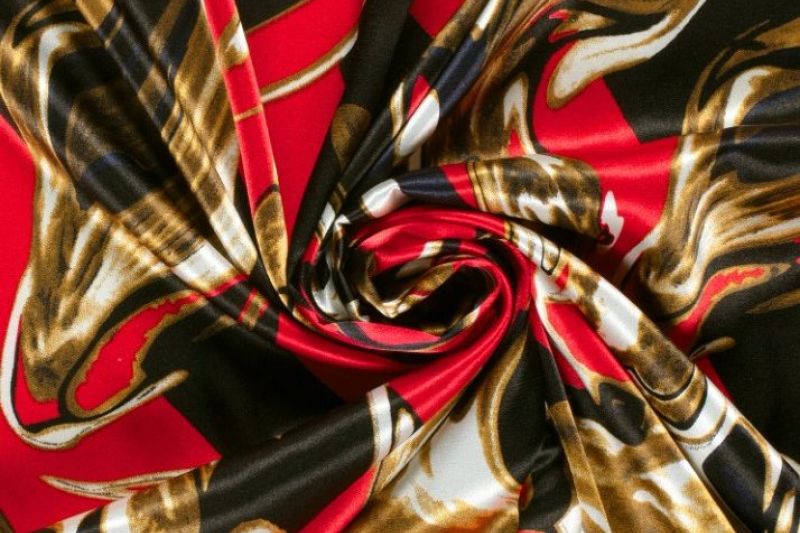 Satijn-stof-soepel-vallend-abstracte-print-x1058