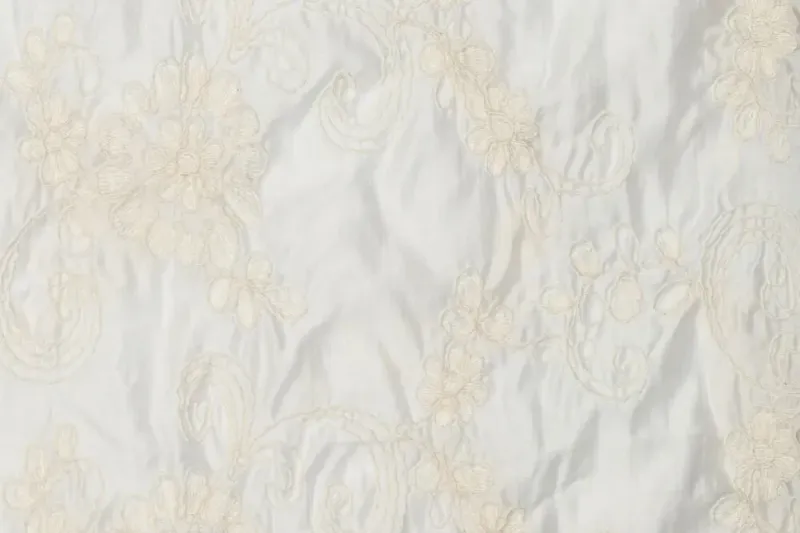 Tencel-broderie-stof-avalon-takkenprint-randstof-y353a