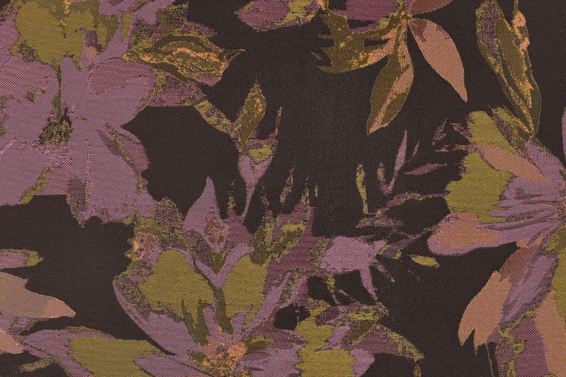 Jacquard stof, bloemen, bruin/paars/groen. A.134-1