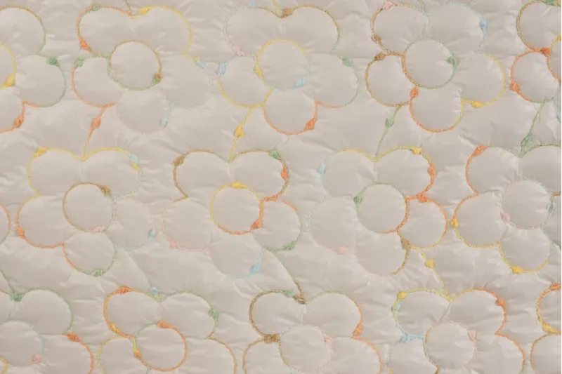Gestepte-stof-quilty-look-bloemen-motief-y584