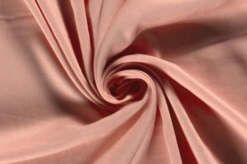 Viscose-twill-stof-soepel-vallend-perzik-roze-c490