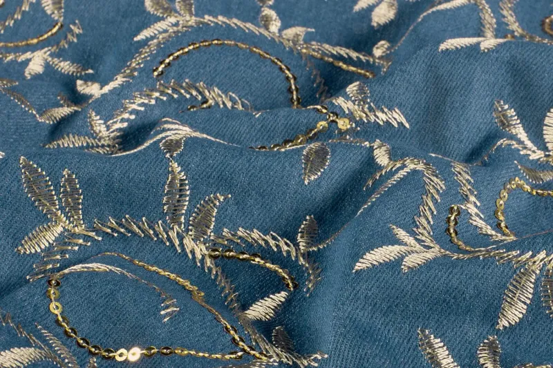 Geborduurde-jeans-stof-paisley-motief-pailletten-P327