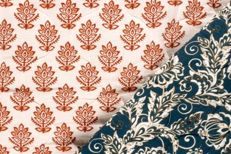 Gewatteerde-gestepte-mousseline-stof-paisleybloemen-y968