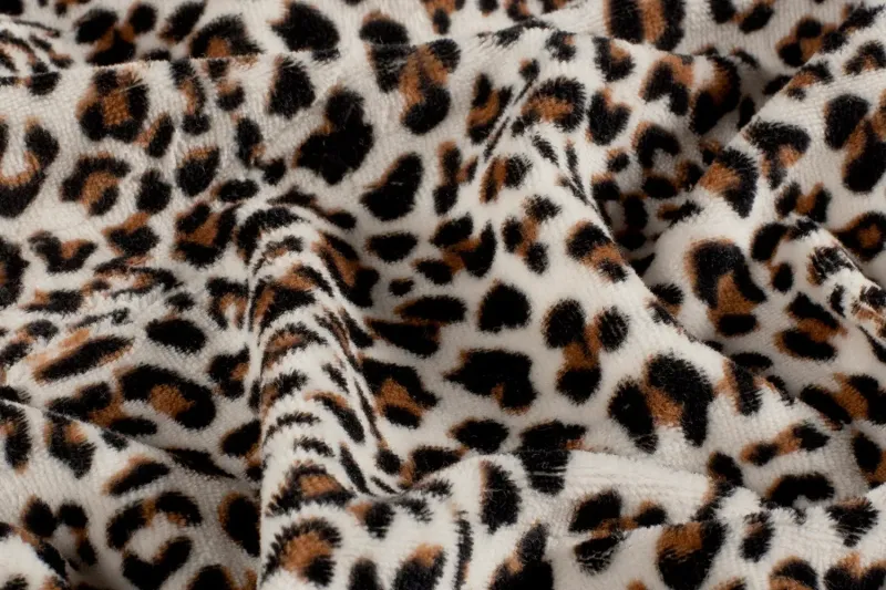 Nicky-velours-stof-panterprint-P137