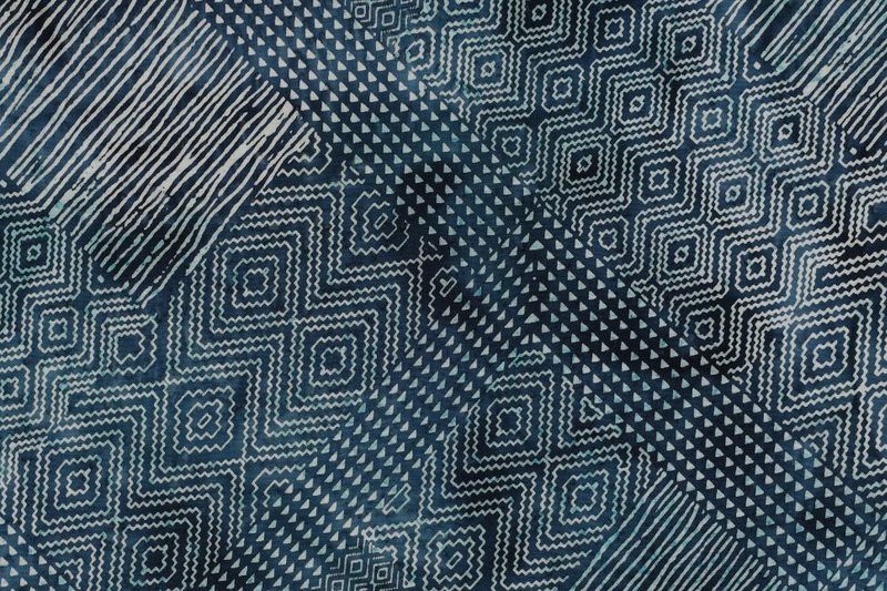 Viscose-stof-soepel-vallend-batik-schuine-ruit-print-x532