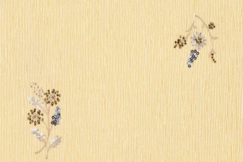 Crinkel-streep-stof-embroidery-met-pailletten-en-kraaltjes-bloemen-P373