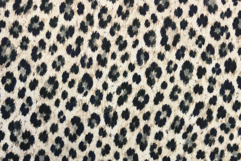 Tricot katoen stof, panter print, grijs/crème. Actie49-1