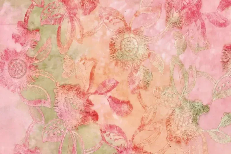 Broderie-stof-tie-dye-swingende-bloemenprint-y309
