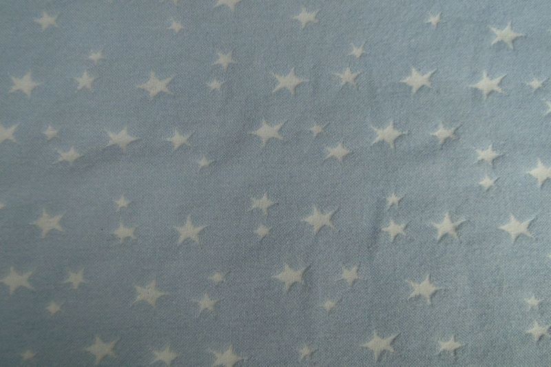 Boordstof 70 cm babyblauw met offwhite ster