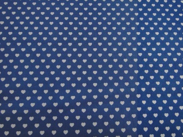 Katoen stof delftsblauw met witte hartjes