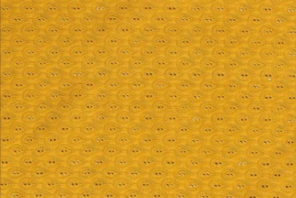 Q4124-broderie-stof-opengewerkt-geborduurd-paisley-mosterd-geel