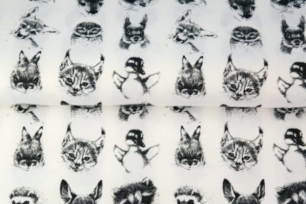 Stenzo-poplin-katoen-stof-digitale-print-bos-dieren-zwart-wit