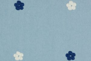 Chambray-jeans-stof-geborduurde-bloemen-blauw-off-white