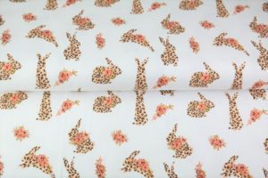 Z0446-Stenzo-tricot-katoen-stof-digitale-print-konijntjes-wit-beige-roze