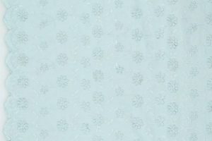 Broderie-stof-bloemenprint-met-schulprandje-x333