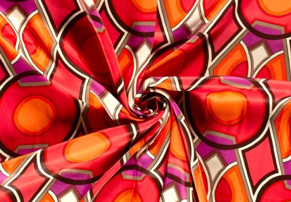 Viscose-satijn-stof-cirkels-en-ruiten-x242-2