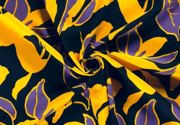Viscose-twill-stof-abstracte-grote-bloemen-x232-2