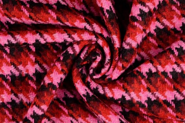 Boucle-stof-met-ruit-motief-x730-2