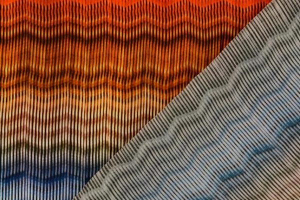 Satijn-viscose-stof-digitale-zigzagprint-x746-3