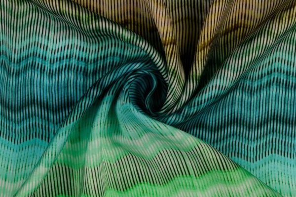 Satijn-viscose-stof-digitale-zigzagprint-x747-2