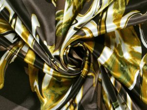 Satijn-stof-soepel-vallend-abstracte-print-x1057