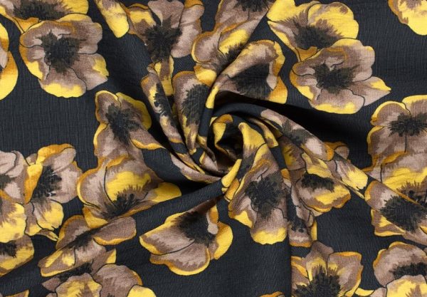 Soepel-vallende-viscose-stof-bloemen-x1073-2