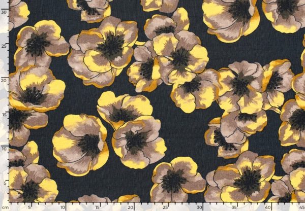 Soepel-vallende-viscose-stof-bloemen-x1073-3