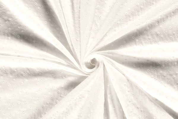 Broderie-katoen-stof-geborduurde-bloemetjes-x1399-2